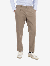 Pantaloni con pinces tortora