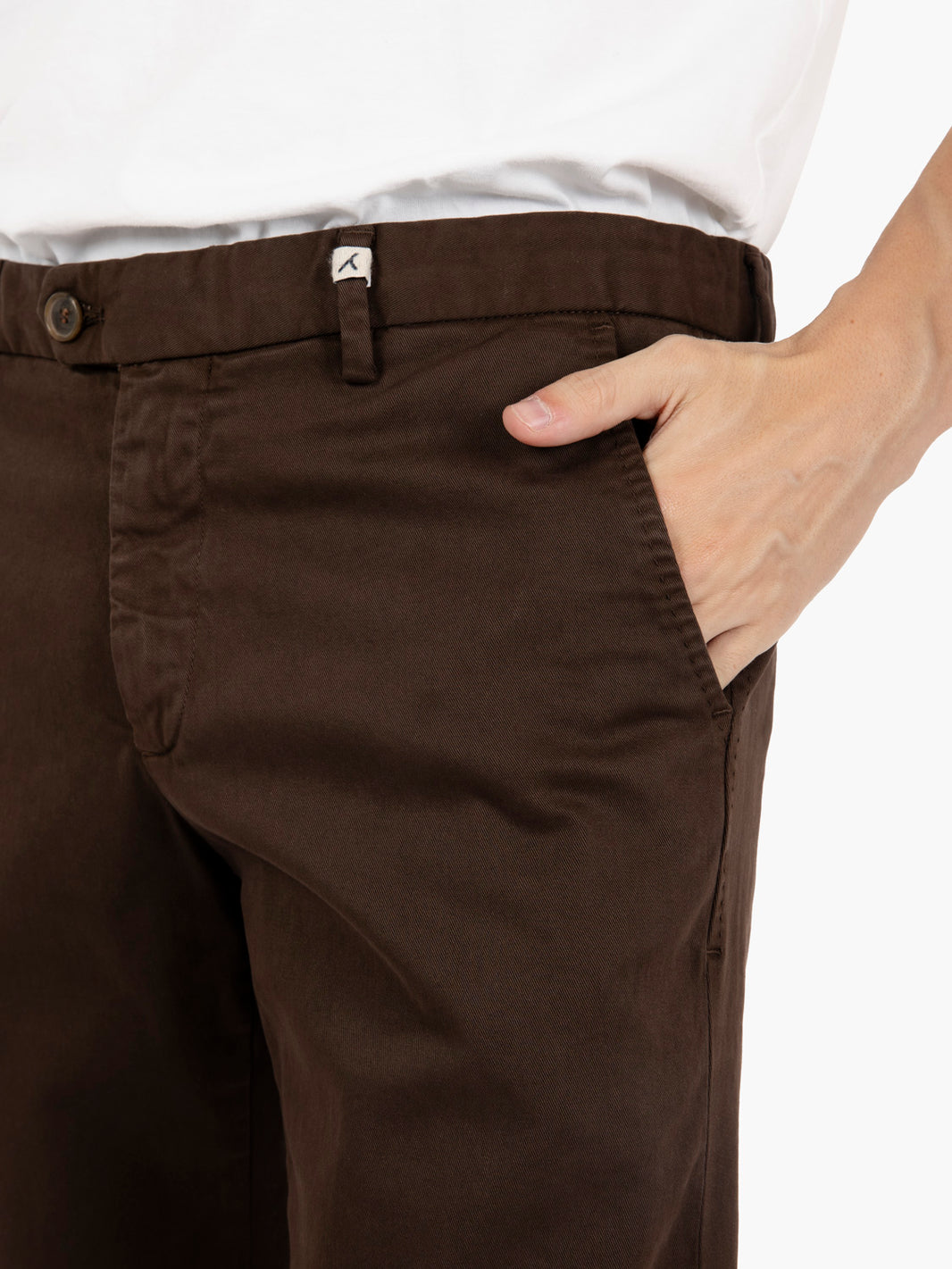 Pantaloni gabardina slim moro