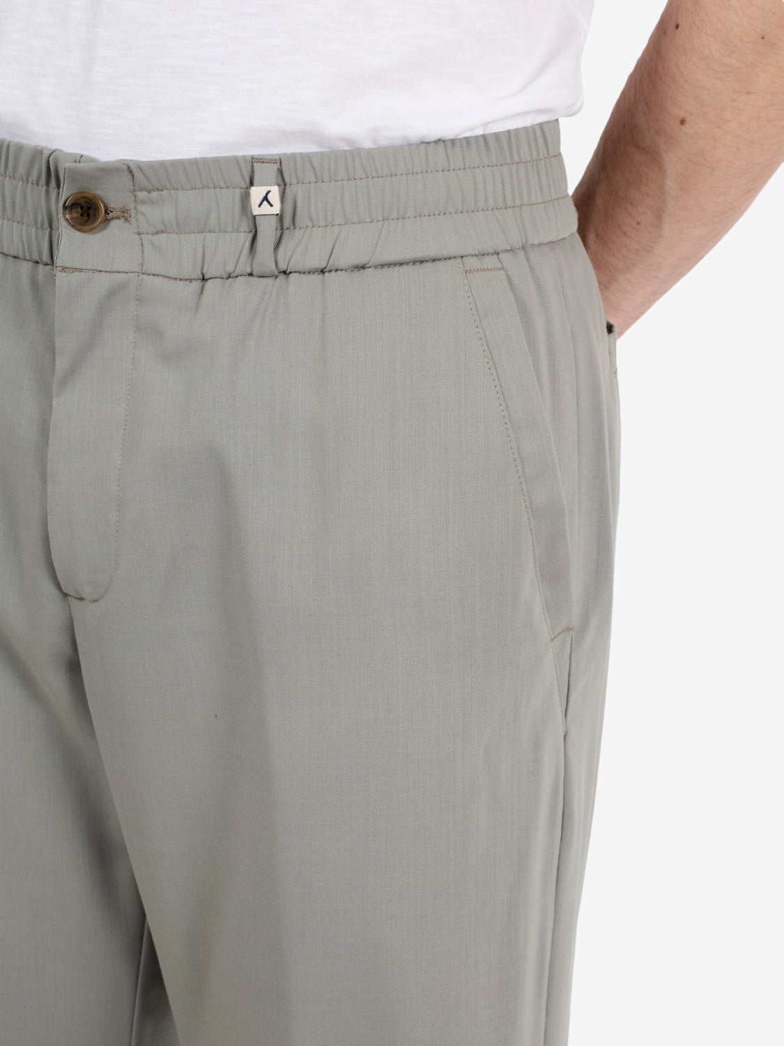 Pantaloni in fresco lana verde salvia