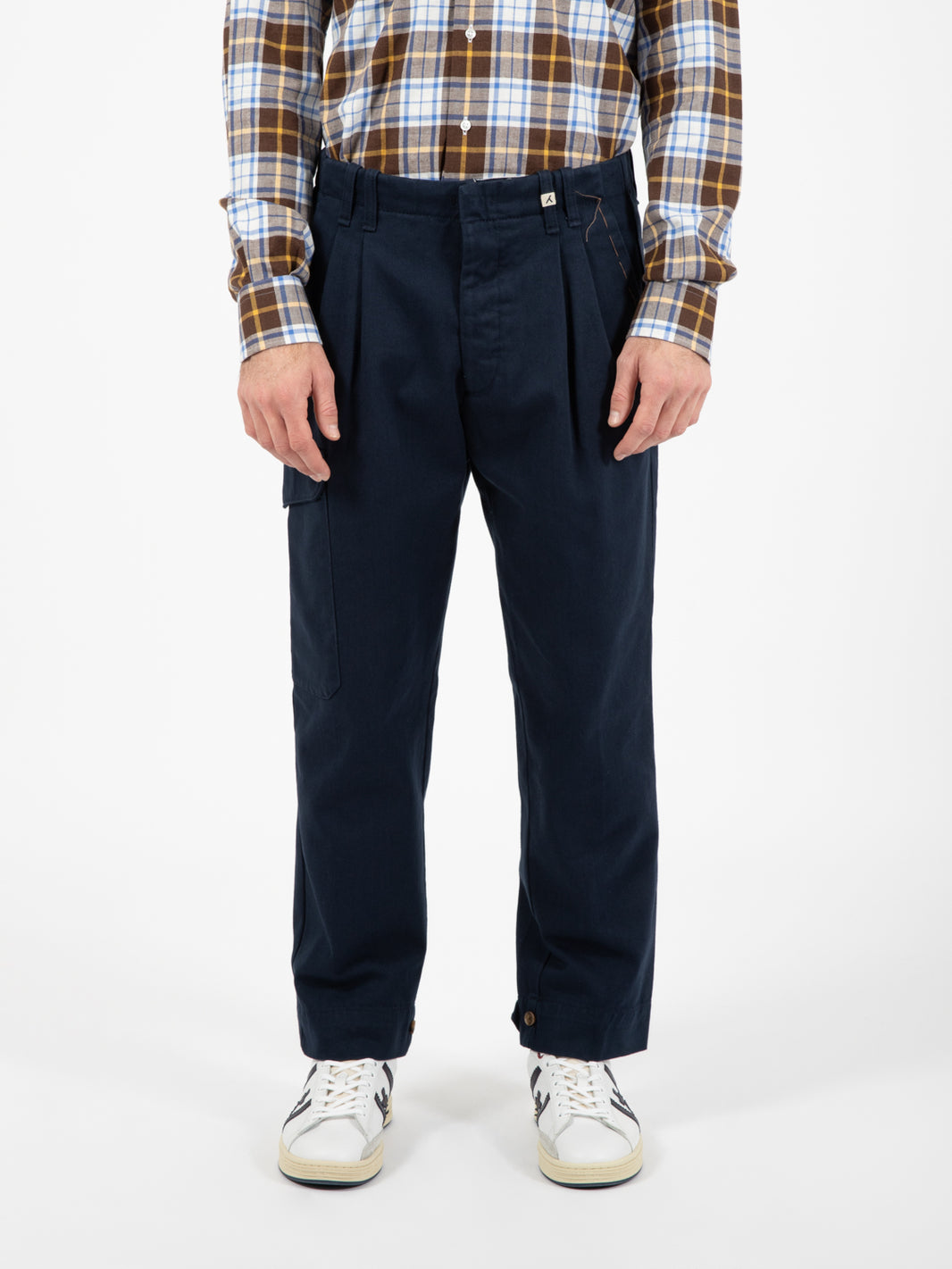 Pantaloni in tela con pinces blu