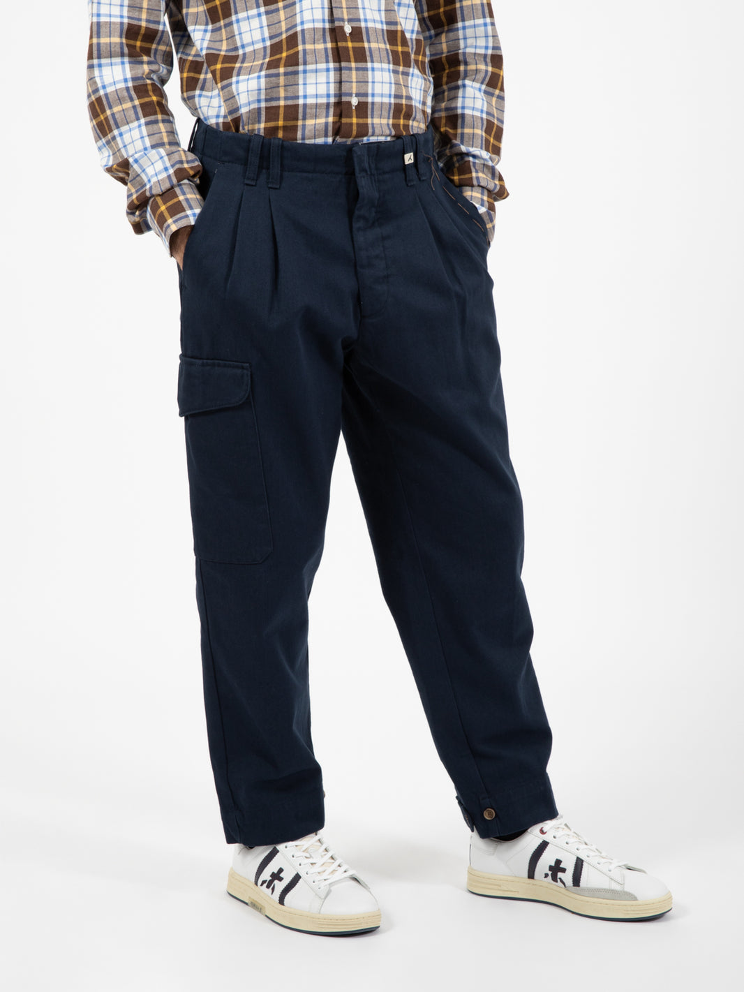 Pantaloni in tela con pinces blu