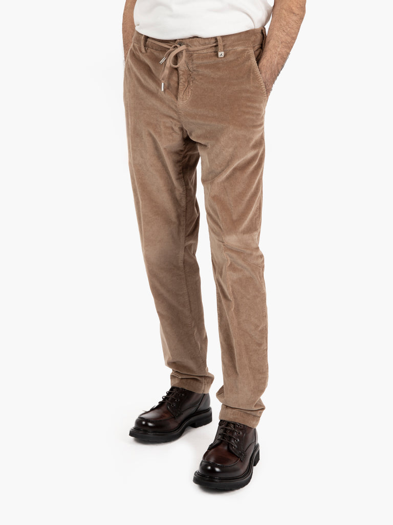 MYTHS - Pantaloni in velluto con coulisse nocciola