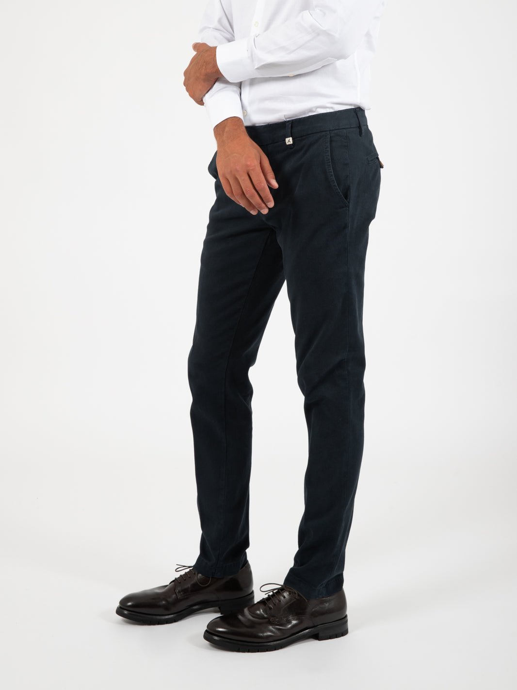 Pantaloni slim lavorato blu navy