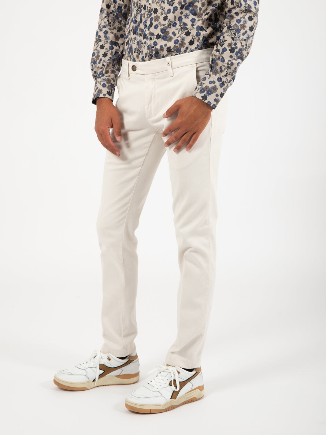 Pantaloni slim lavorato panna