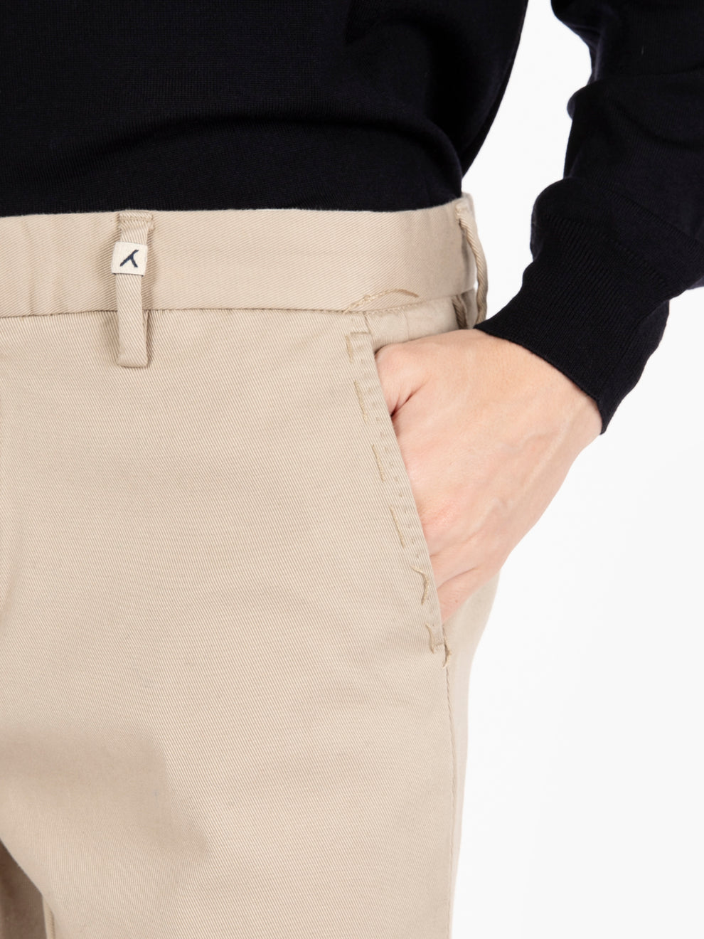 Pantaloni Zeus carrot fit beige