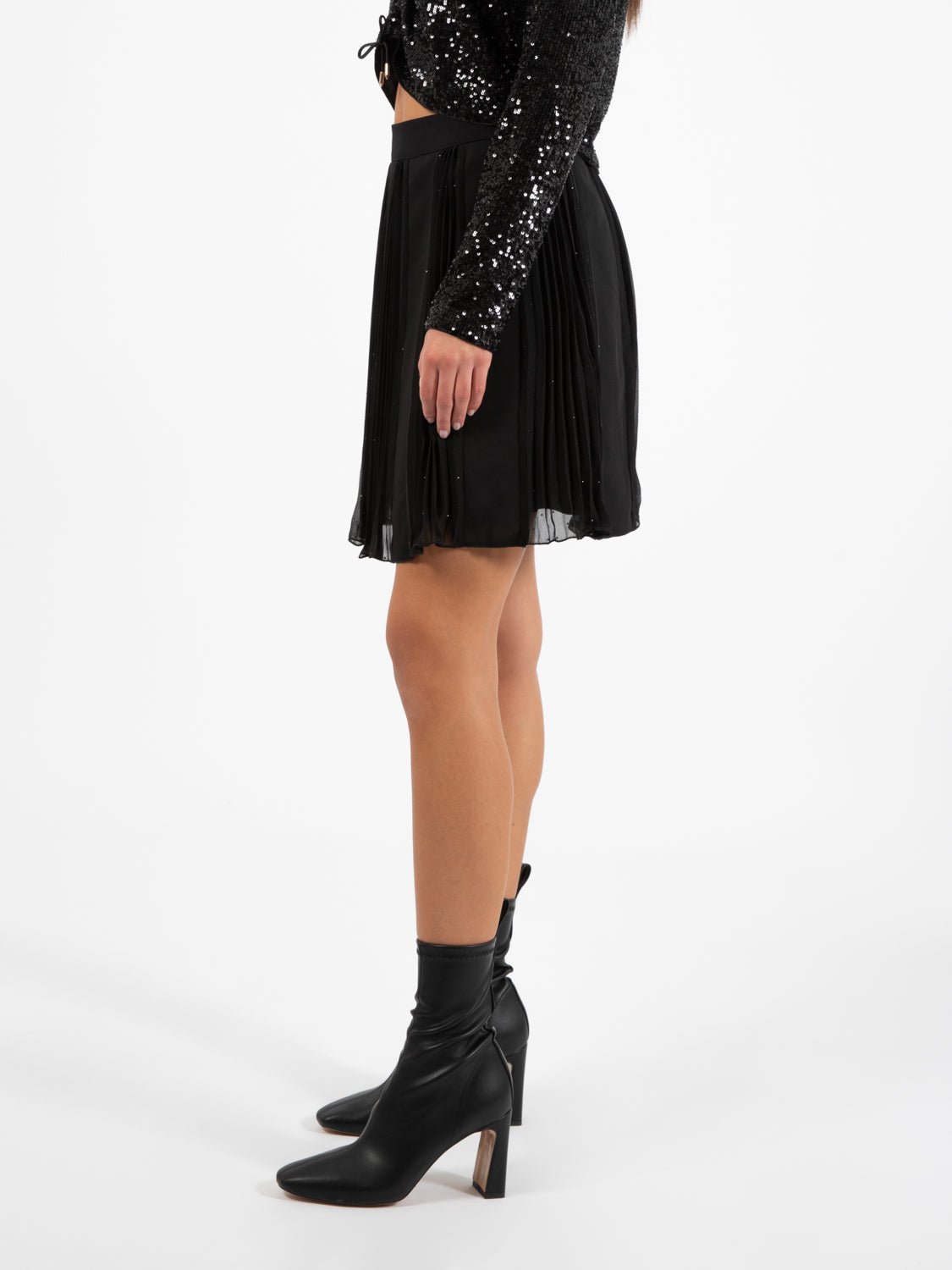 Black short skirt with rhinestones