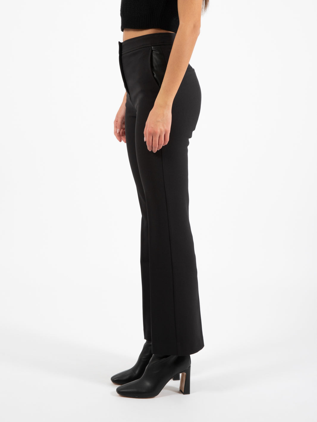 Pantalone a trombetta crêpe nero