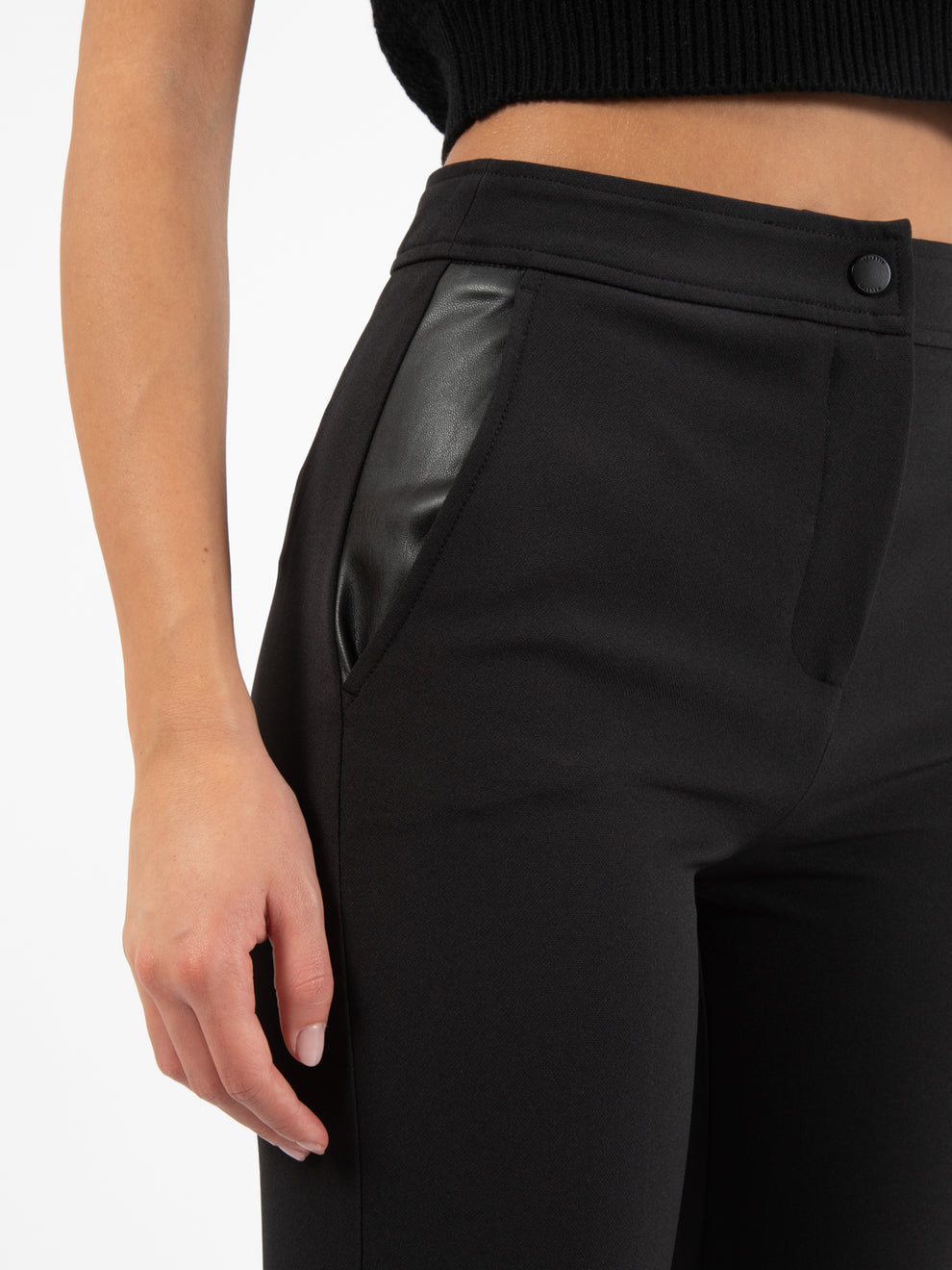 Pantalone a trombetta crêpe nero
