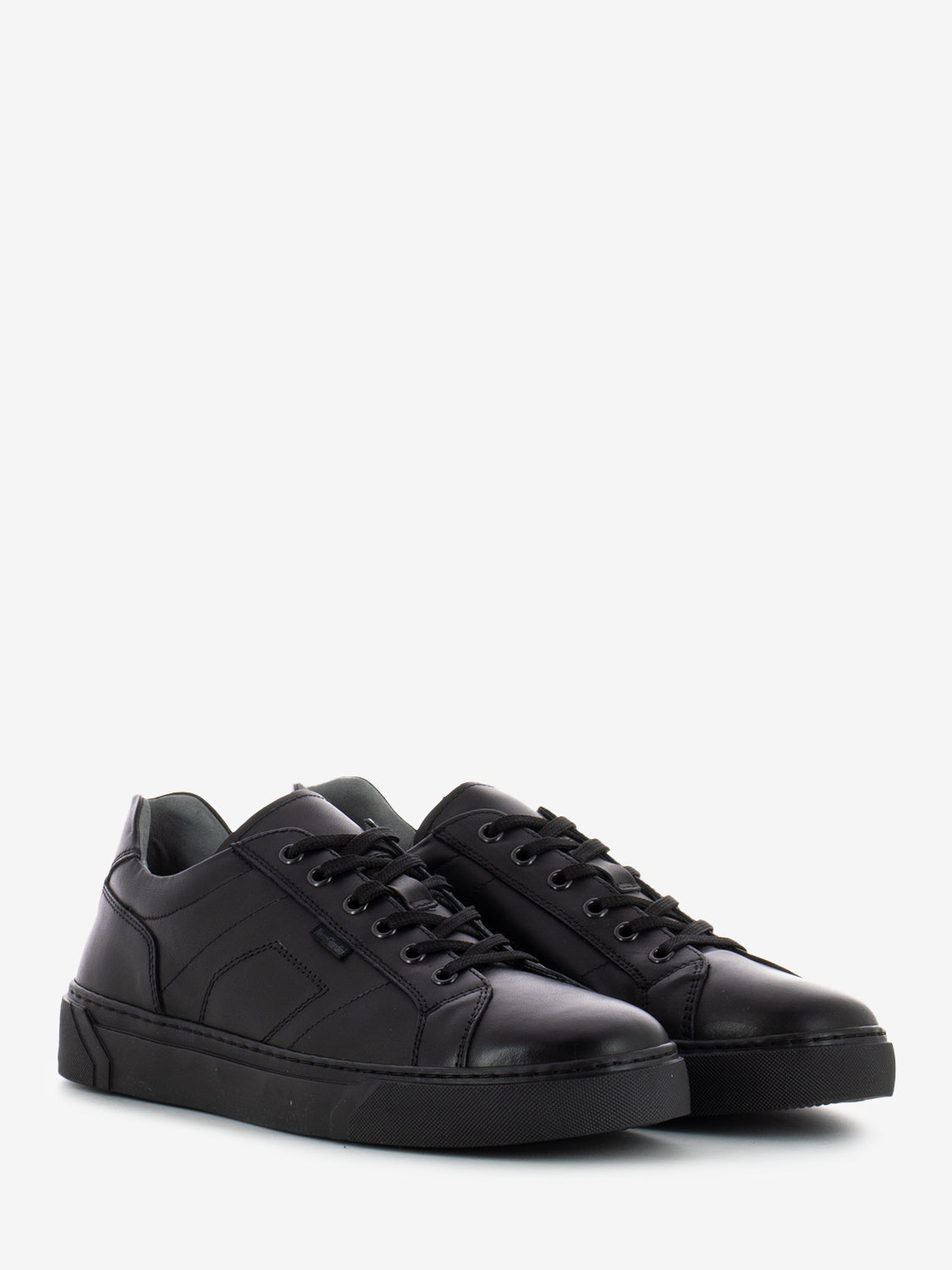 Black Gunto Sneakers