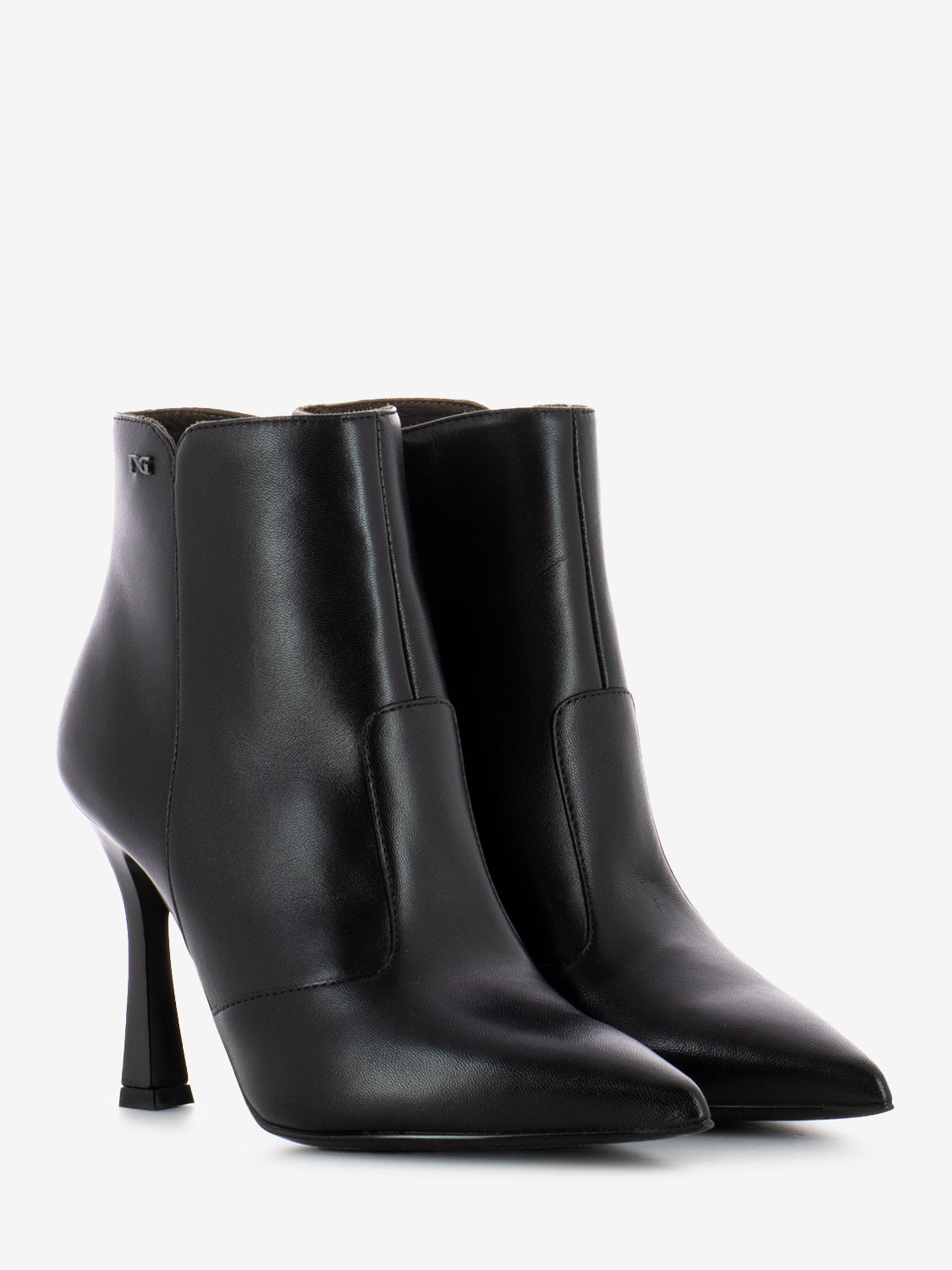 Pandora ankle boots in black nappa
