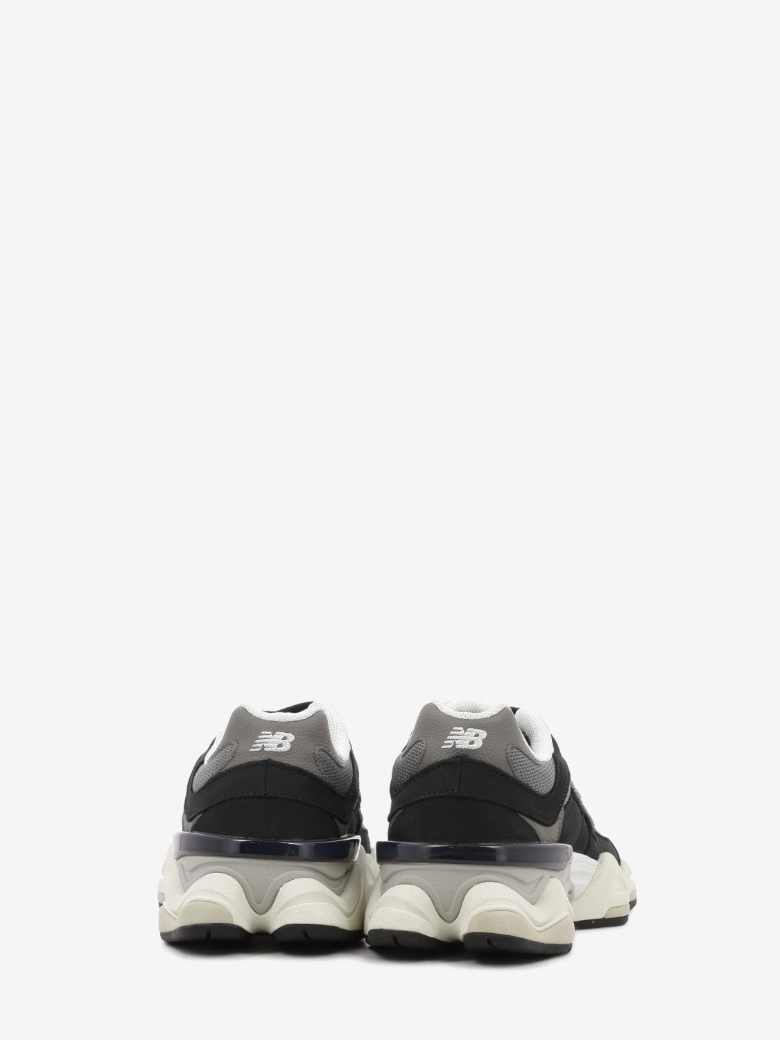 9060 black / tornado