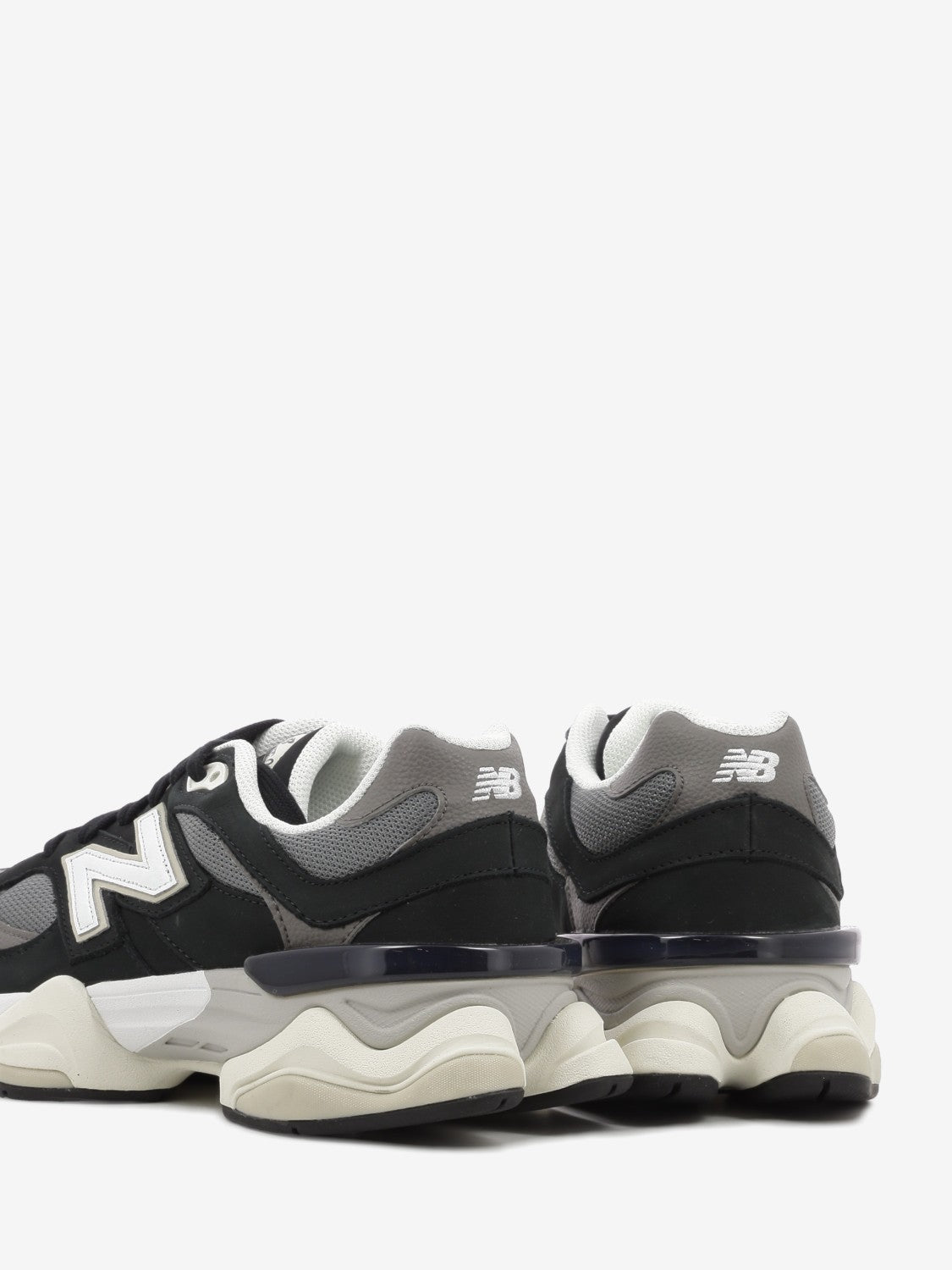 9060 black / tornado