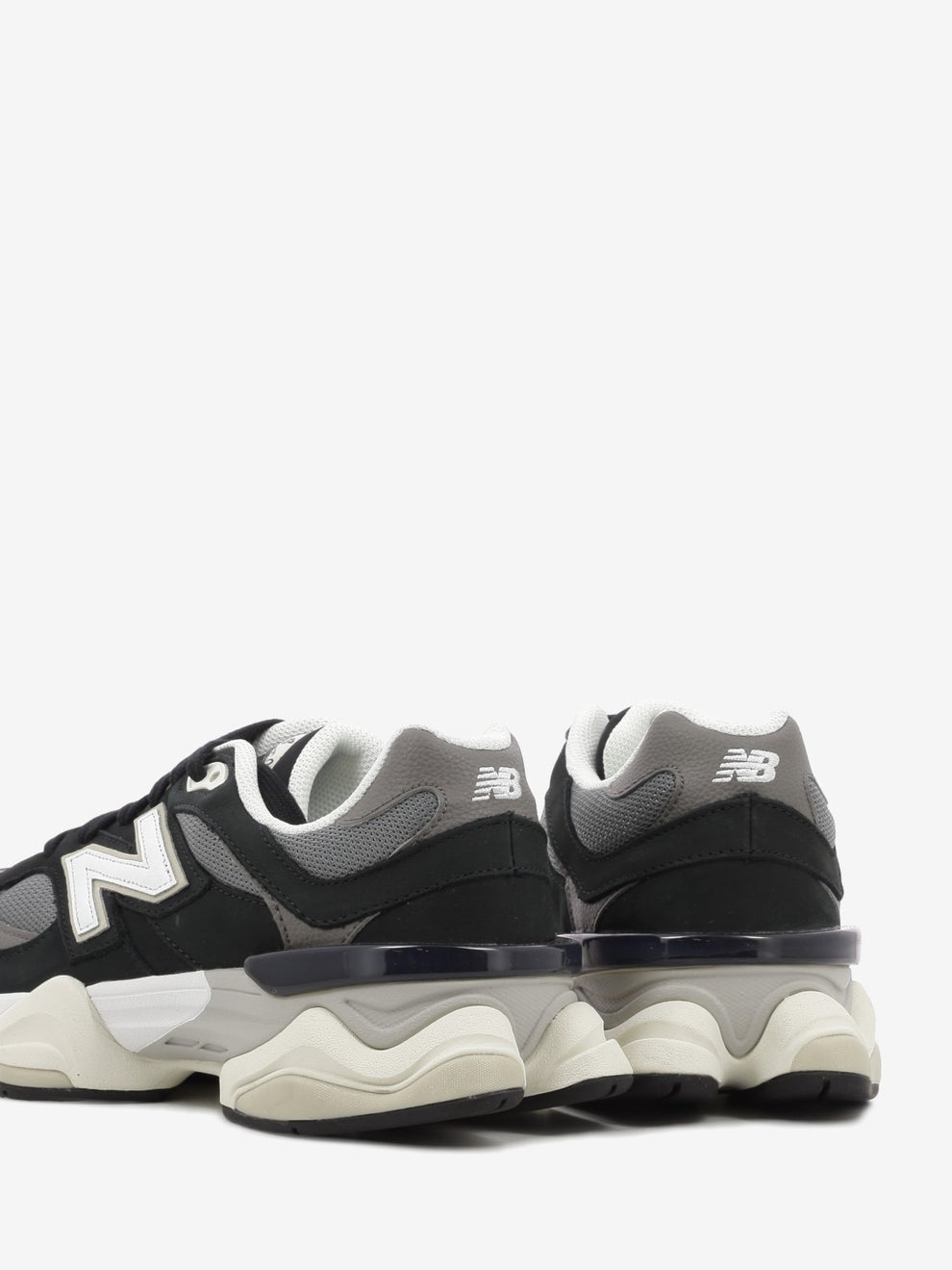 9060 black / tornado