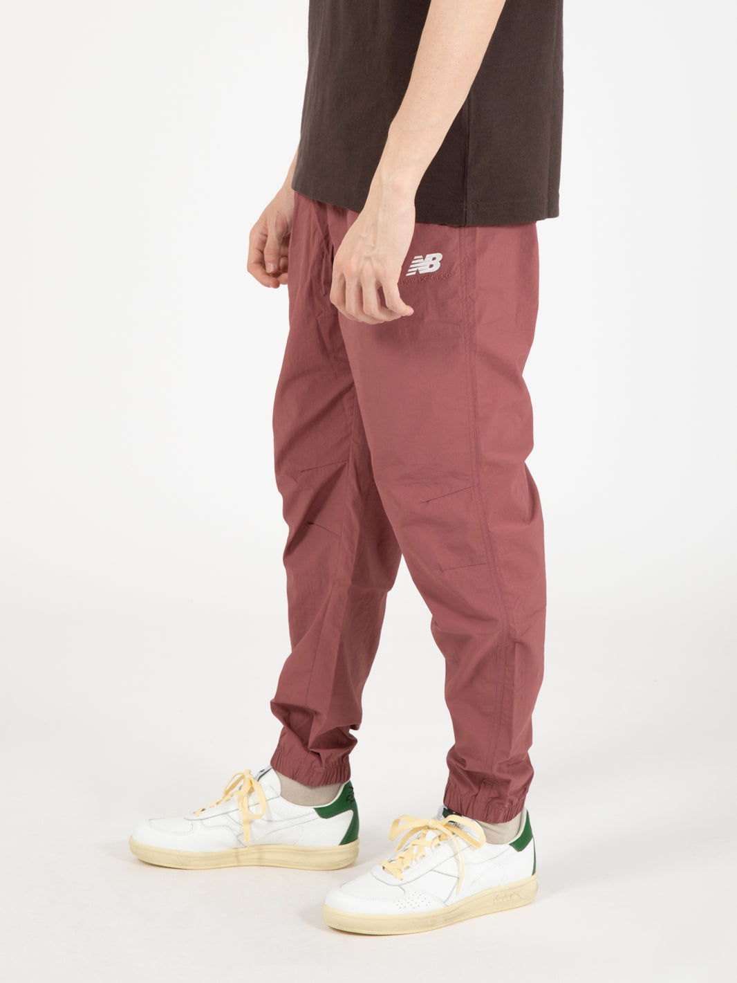 Athletics Remastered Wind Pant washed burgundy