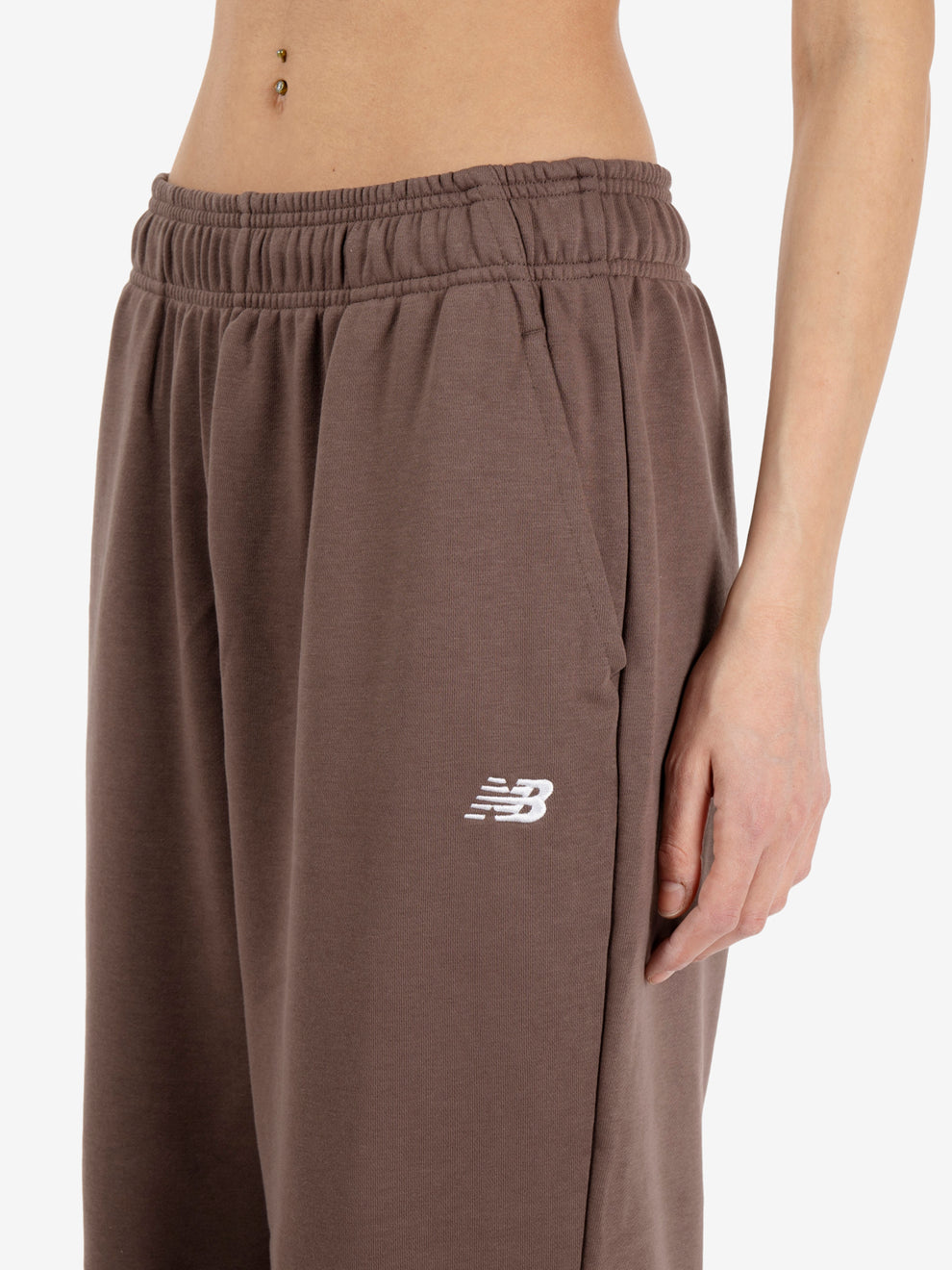 Jogger essential french terry cortado