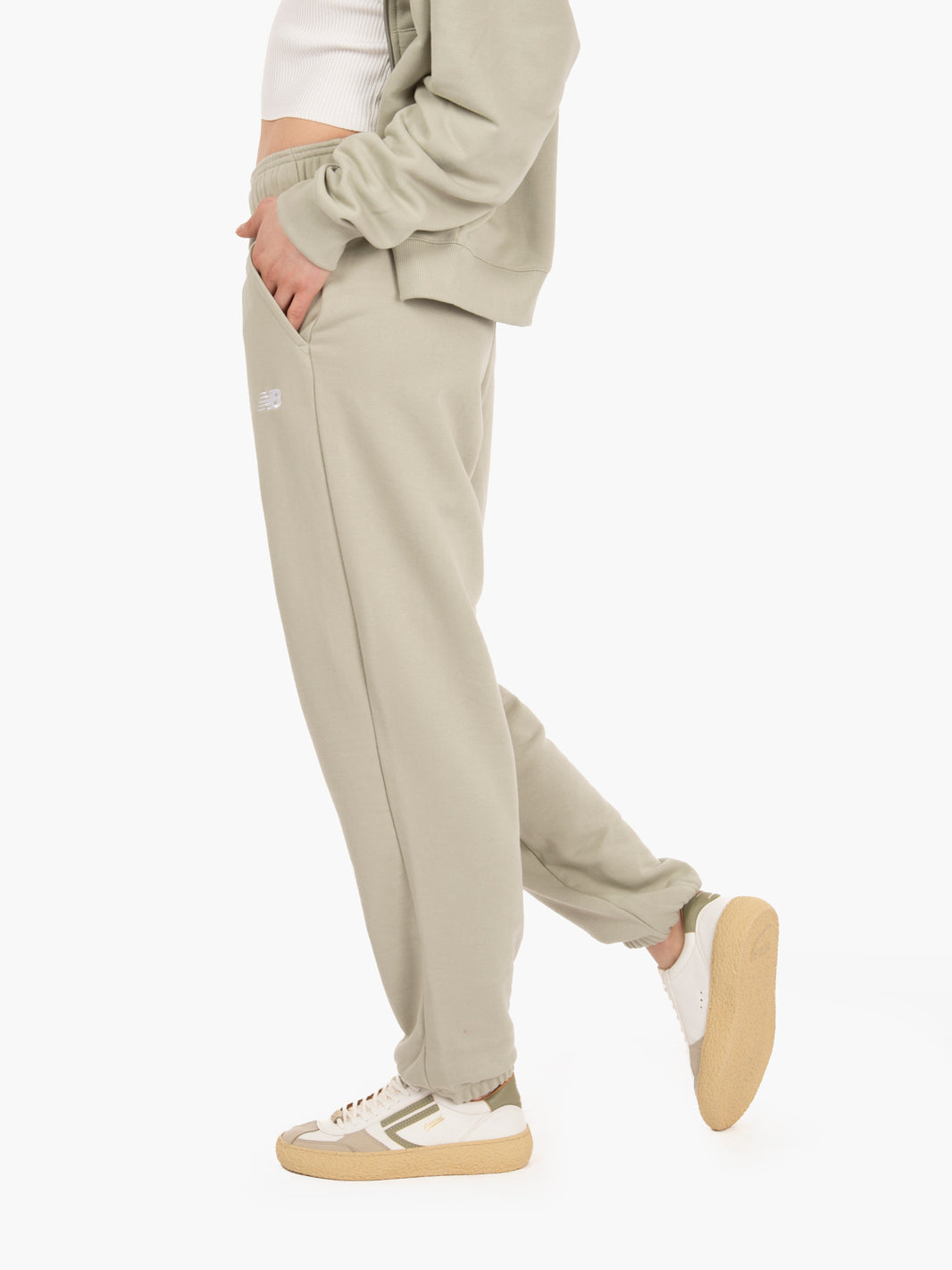Jogger essential french terry olivine