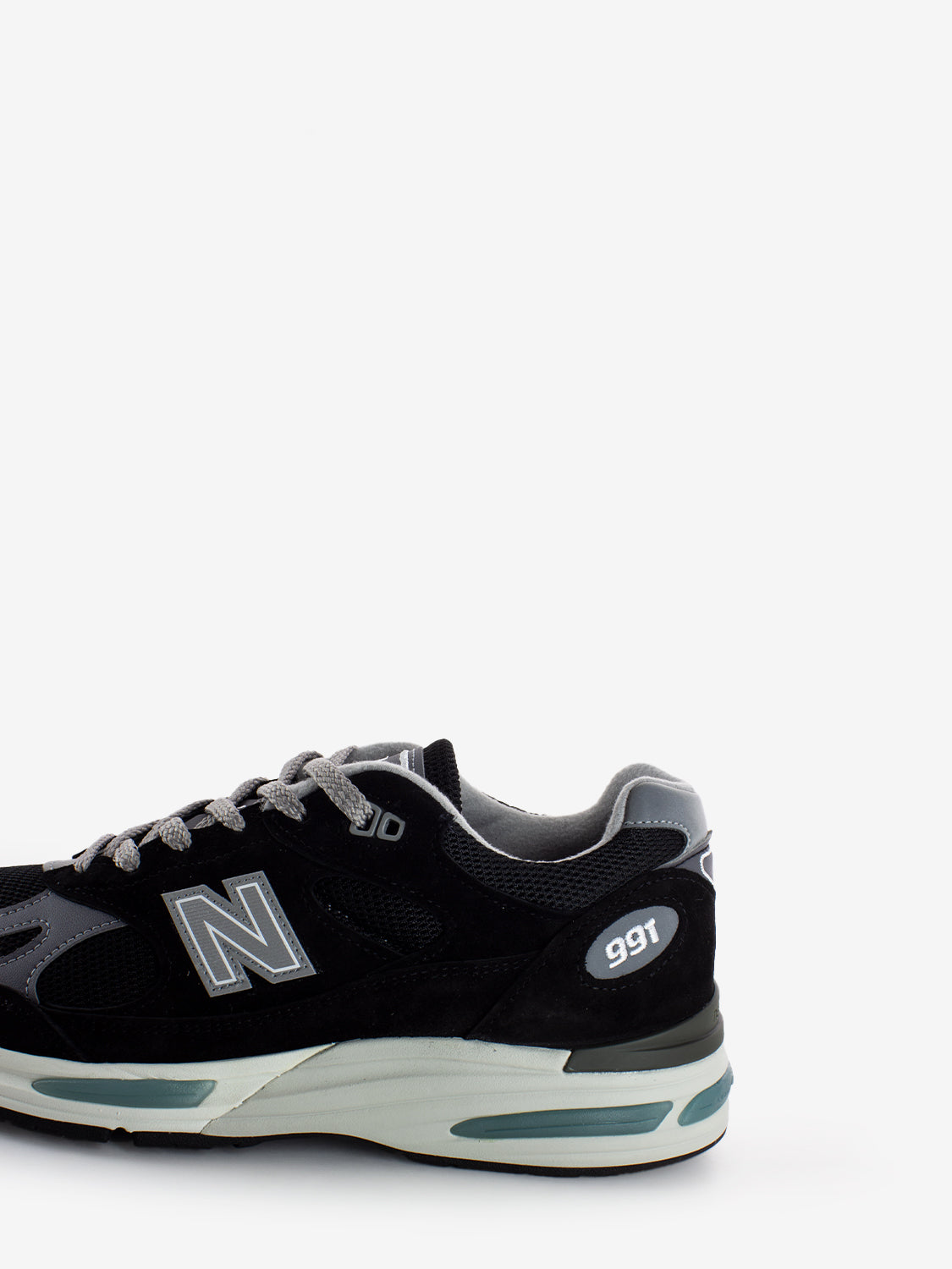 Made in UK 991v2 black / grey