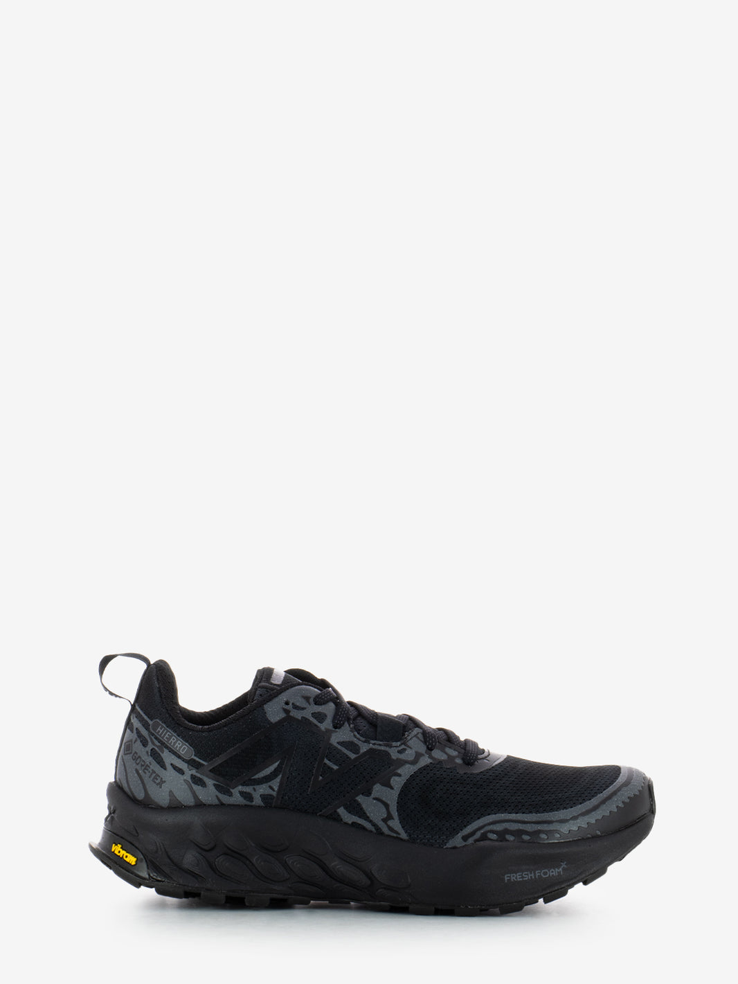 W Thiga 8 textile black trail sneakers