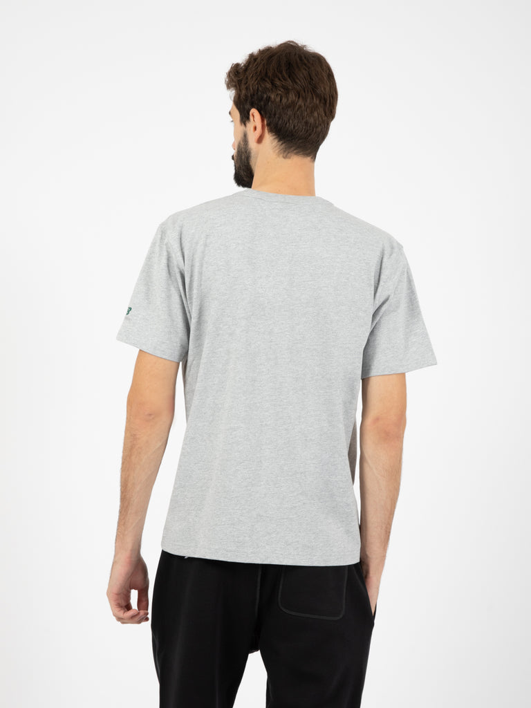 NEW BALANCE - T-shirt Athletics varsity graphic grey