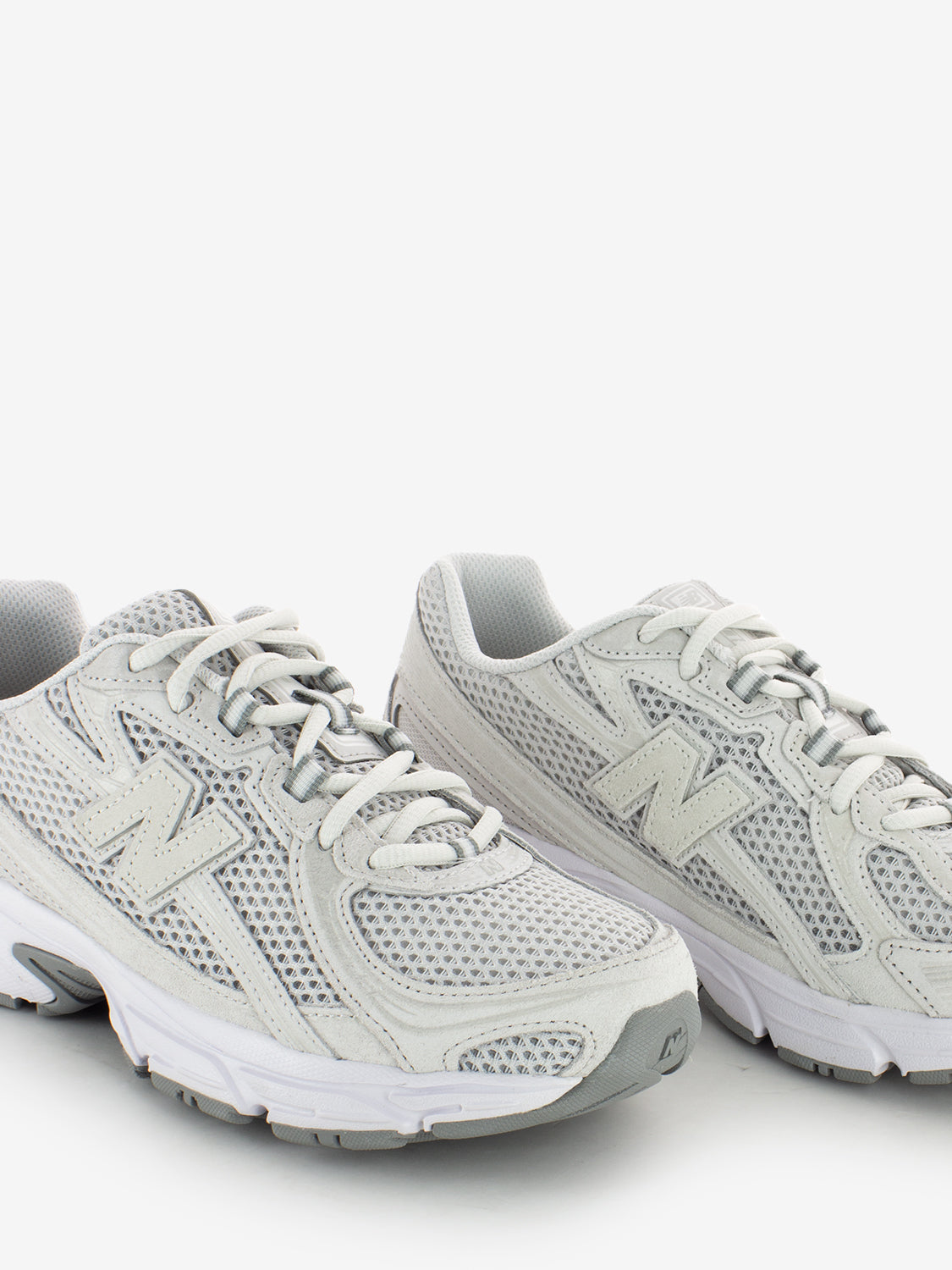 U740 grey