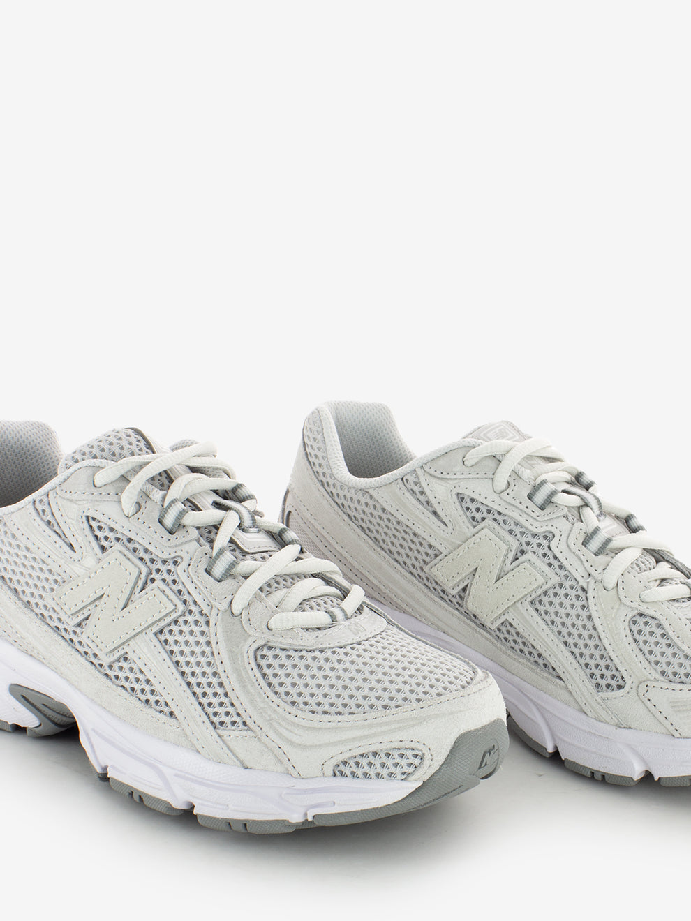 U740 grey