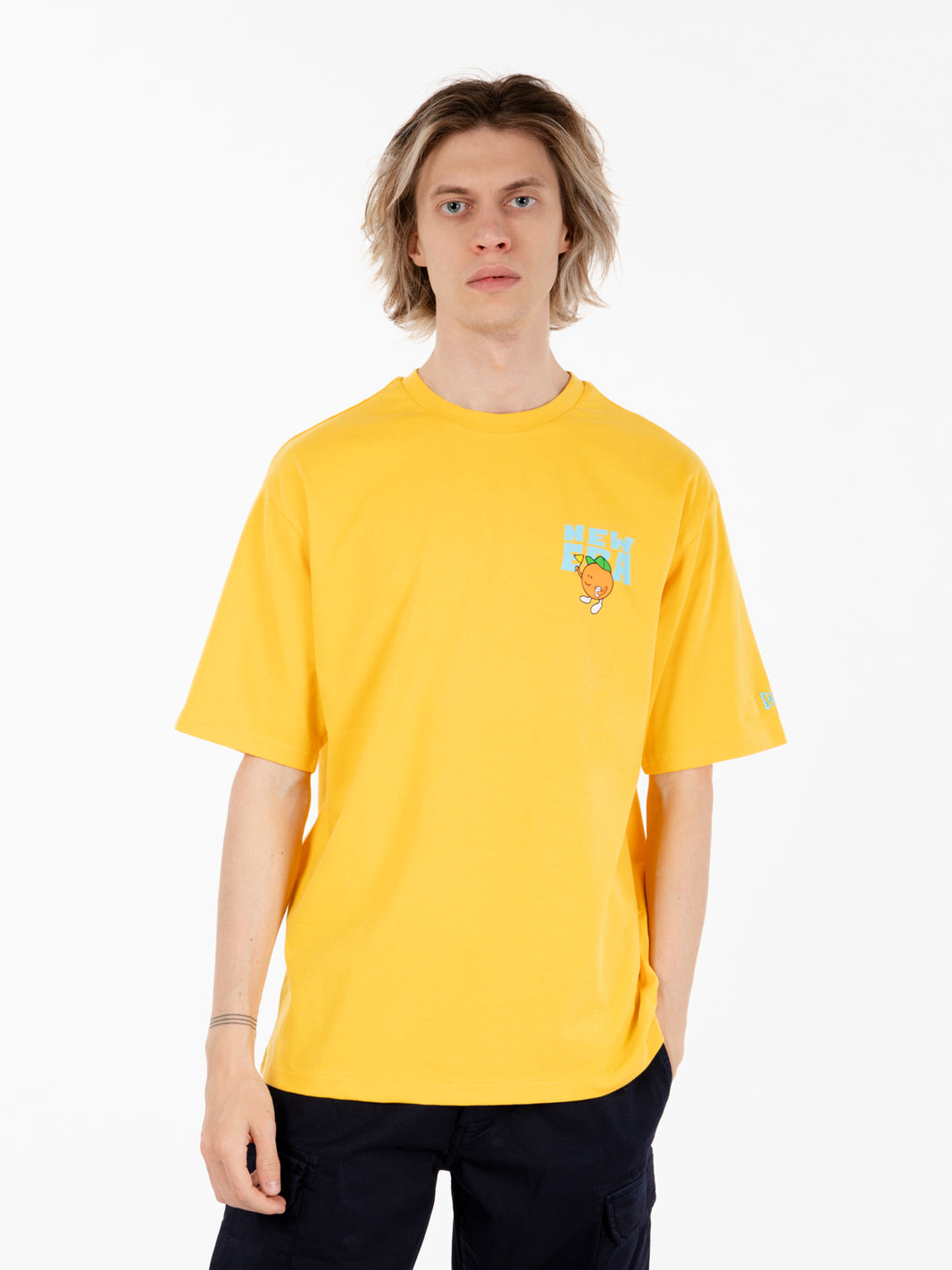 T-shirt lifestyle med yellow