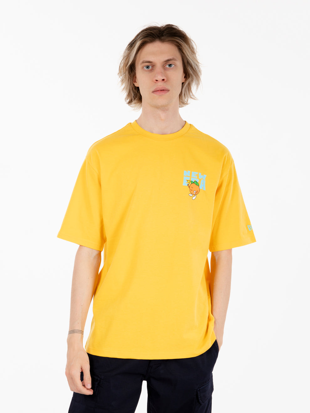 T-shirt lifestyle med yellow
