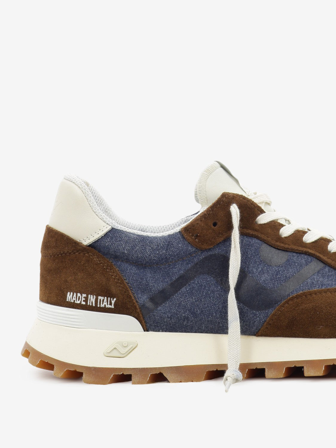 Fast water washed chocolate / midnight