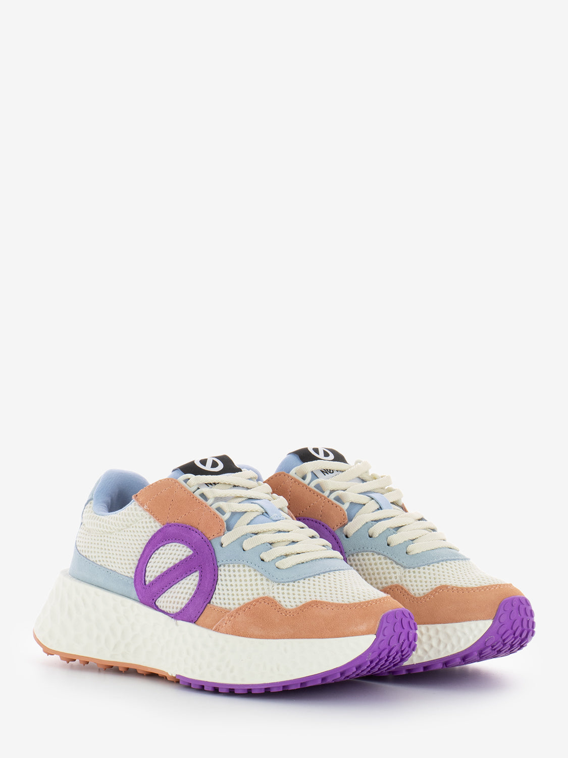 Carter jogger melon / off white sneakers