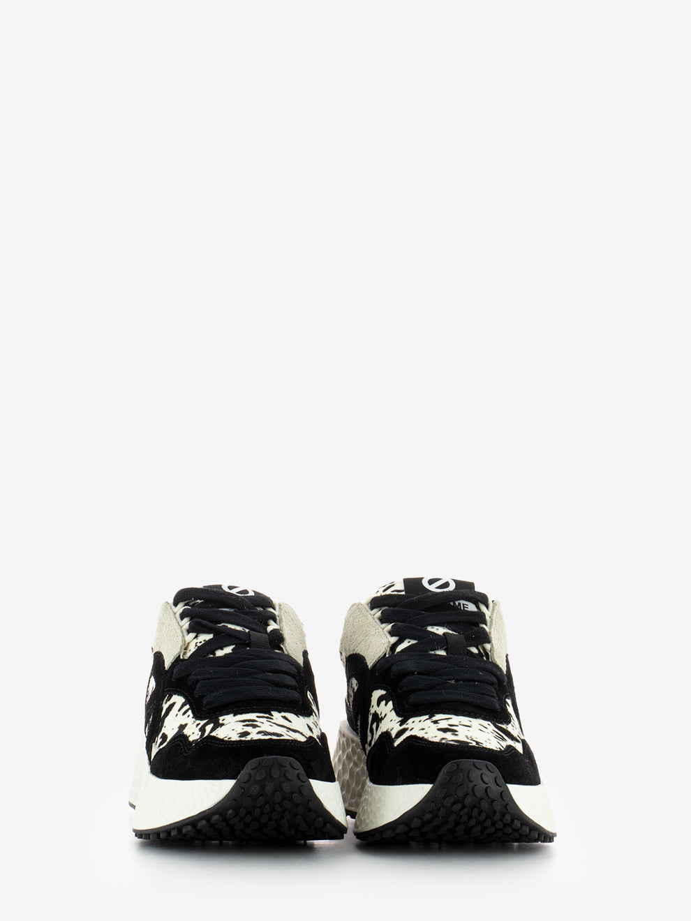 W Carter Jogger suede cow black / milk