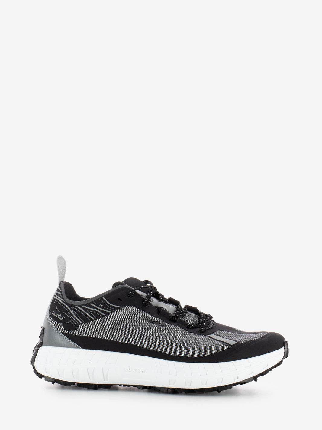 Sneakers NR.001 Core Black