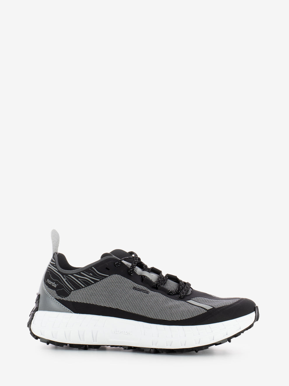 Sneakers NR.001 Core Black
