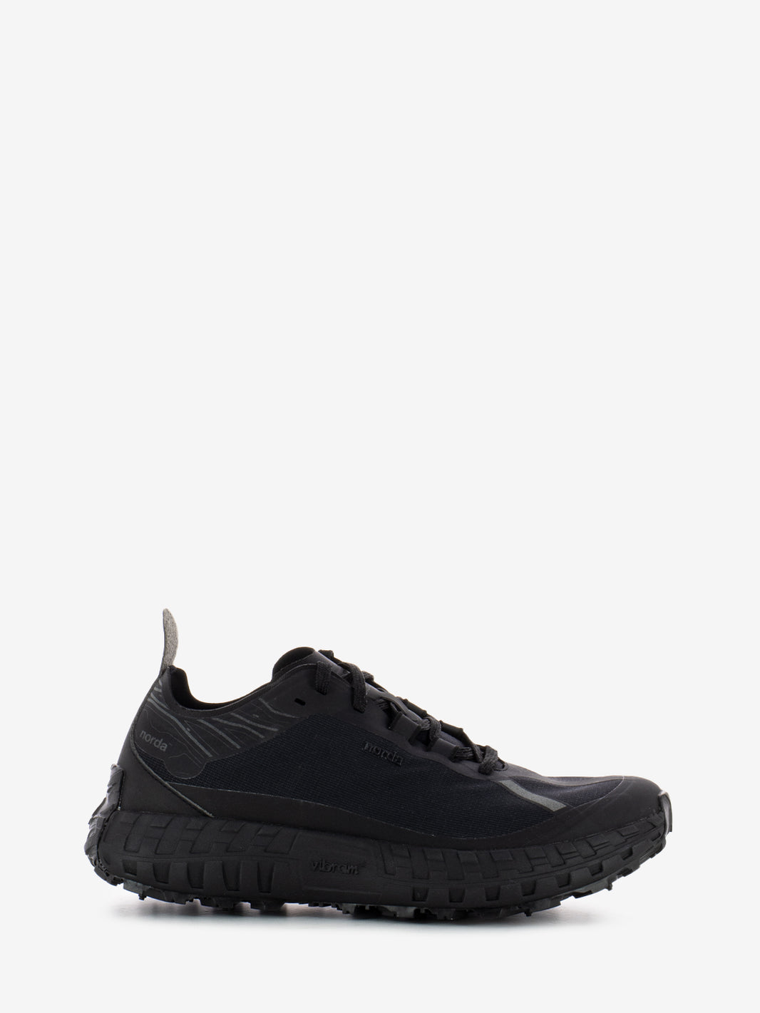 Trail running shoe 001 stealth black