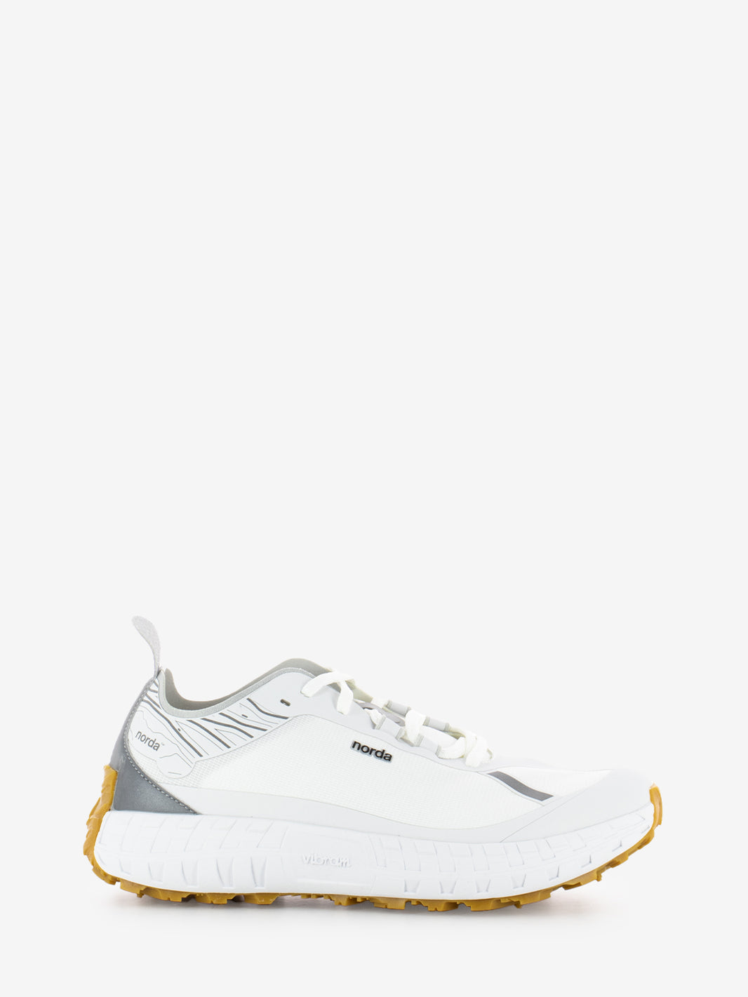 Trail running shoe 001 white / gum