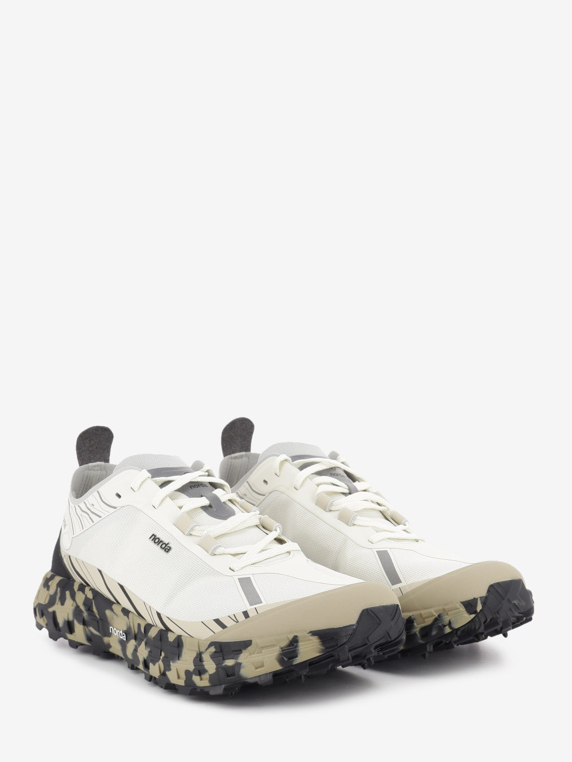 Abyss trail running shoe
