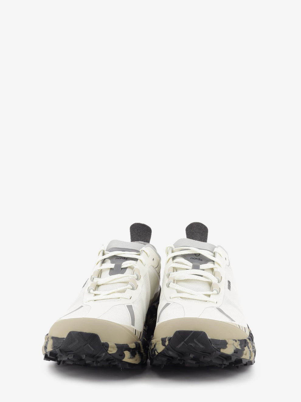 Abyss trail running shoe