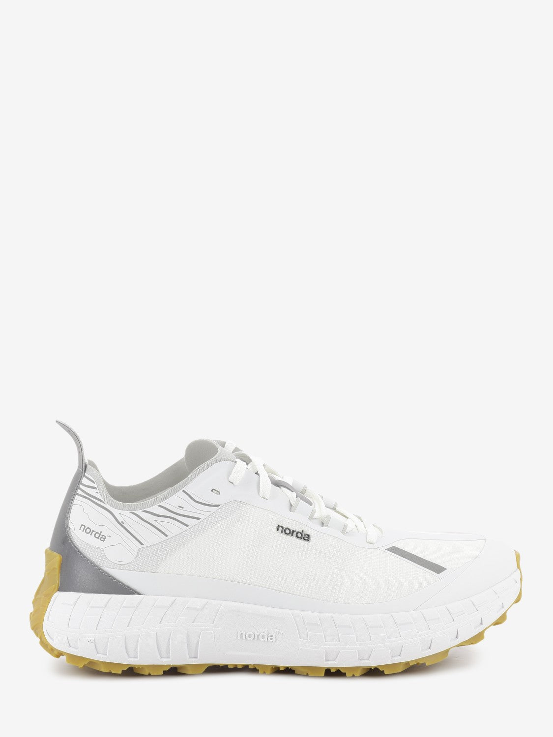 Trail running shoe white / gum