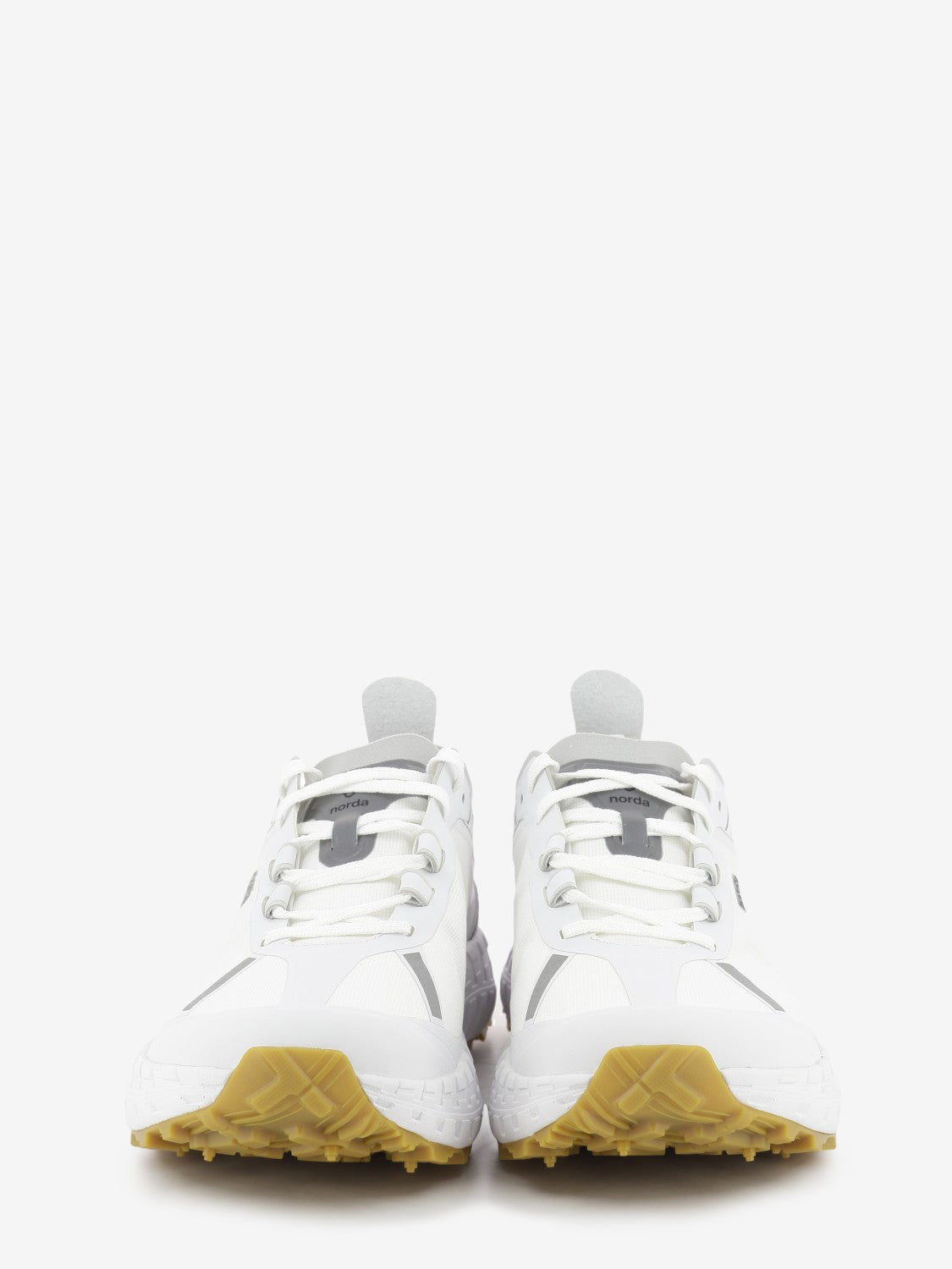 Trail running shoe white / gum