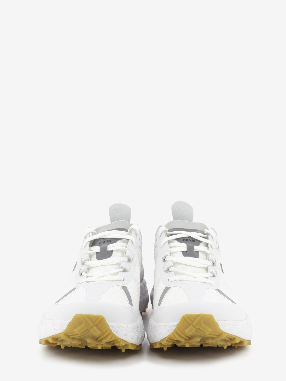 Trail running shoe white / gum