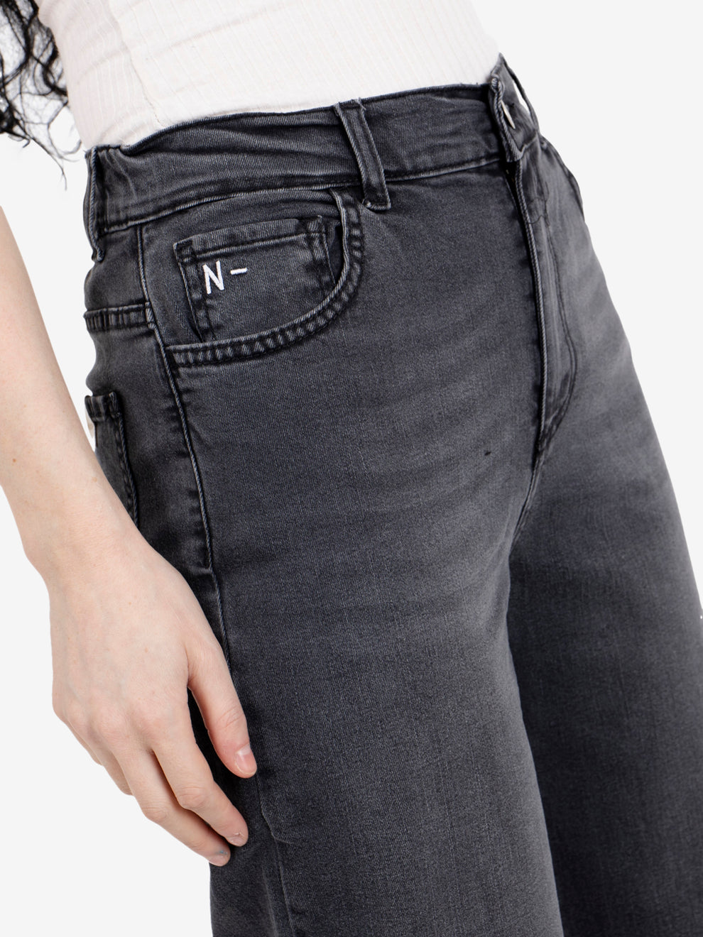 Jeans con risvolto in denim nero