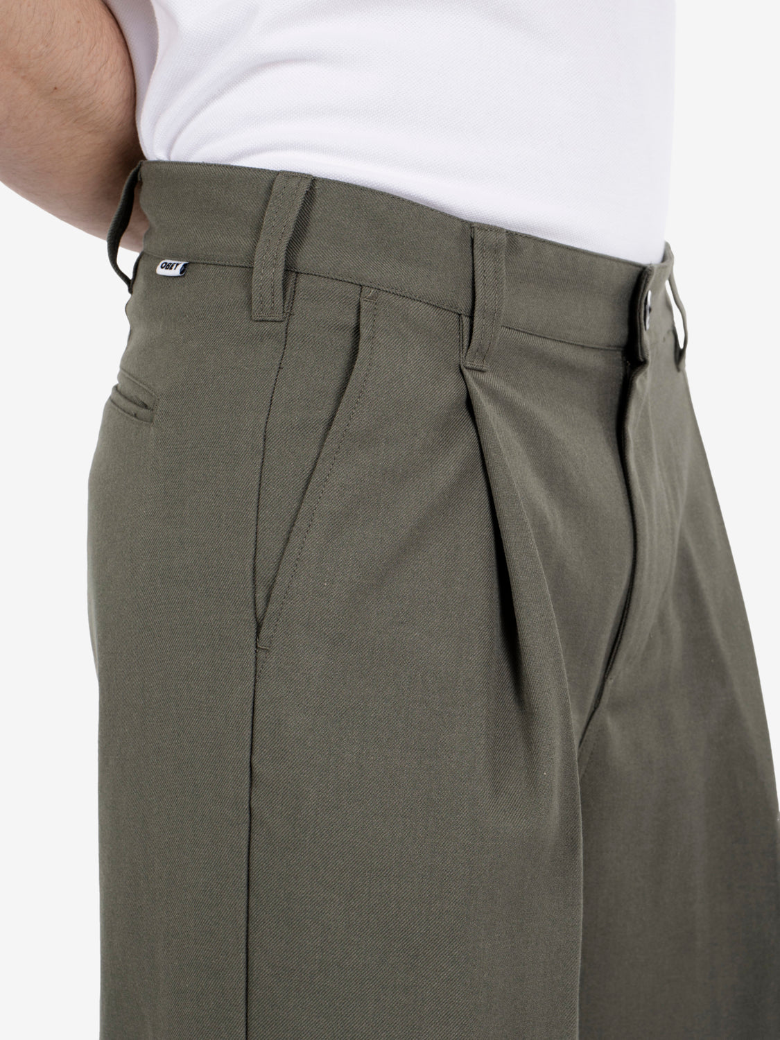 Dean Pleated pant leaf