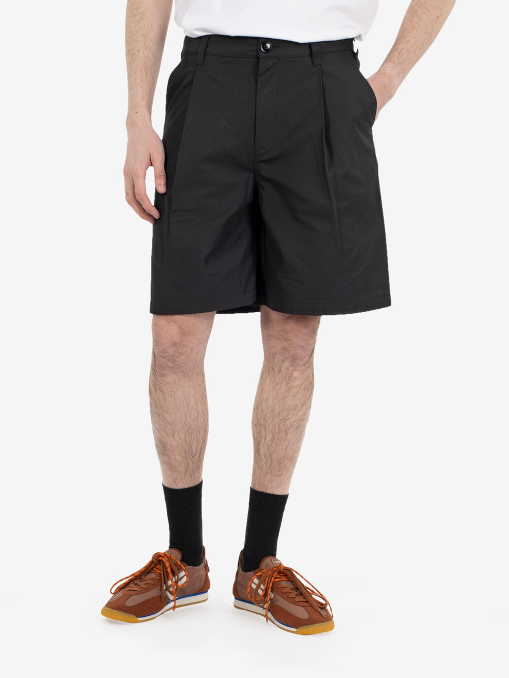 Dean Pleated short black