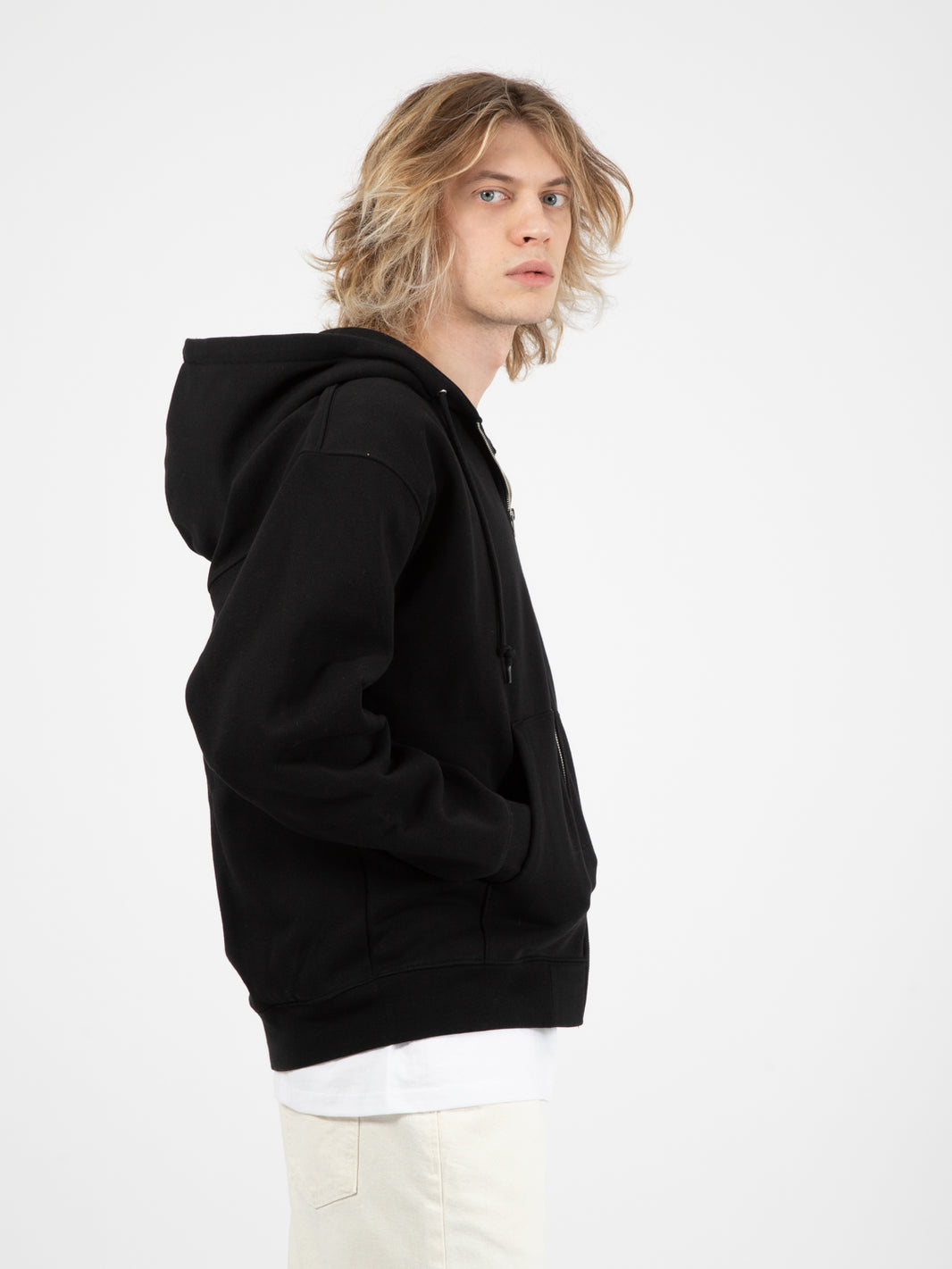 Established works eye zip hood black