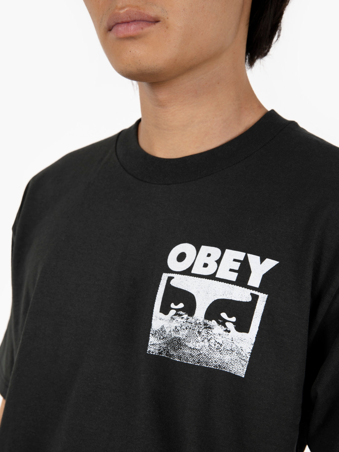 S/S In A Different Place tee vintage black
