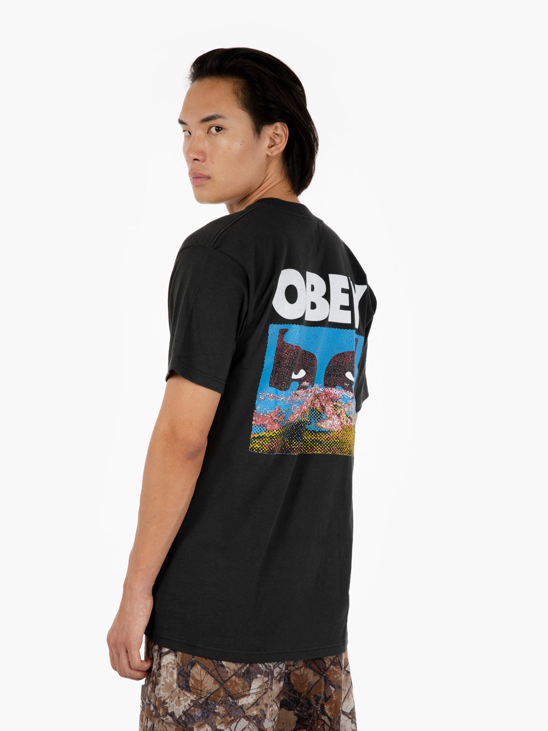 S/S In A Different Place tee vintage black