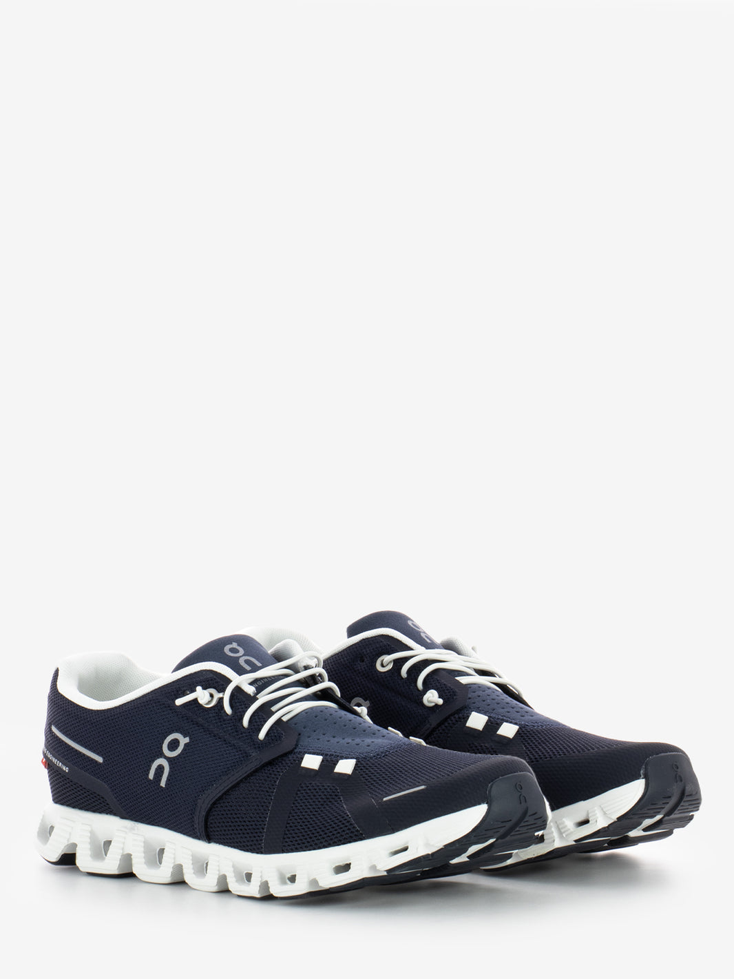 Cloud 5 M midnight / white