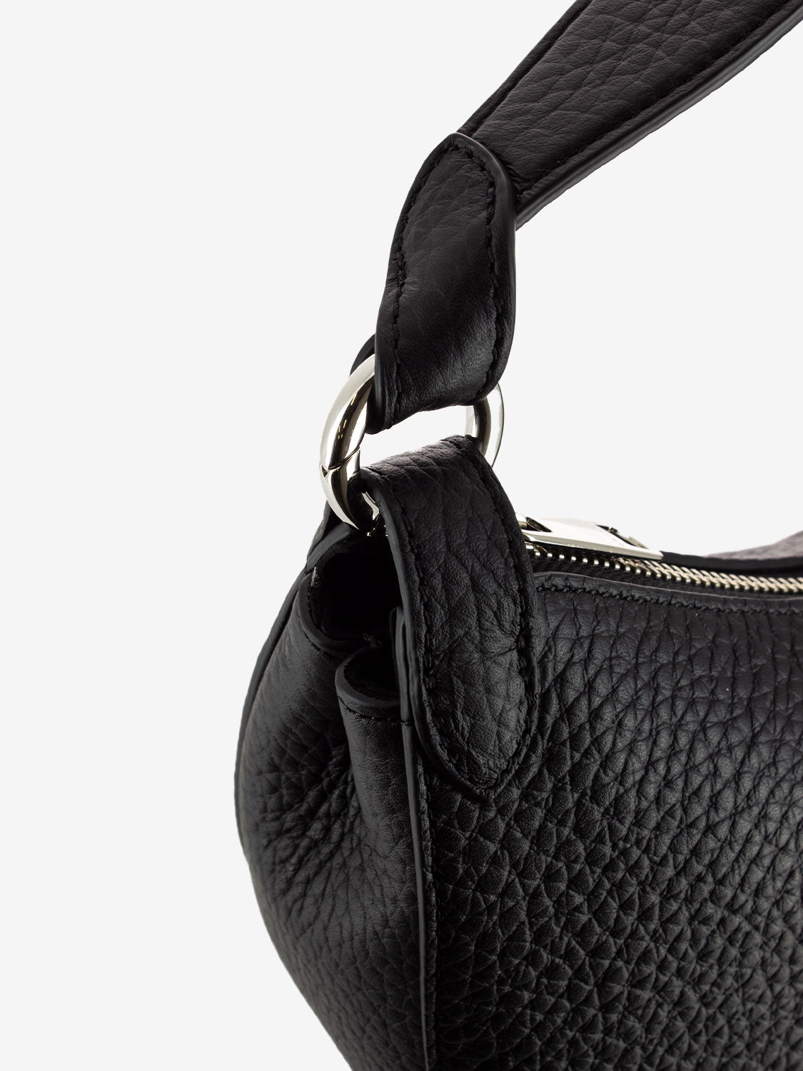 Borsa a spalla in pelle martellata nera