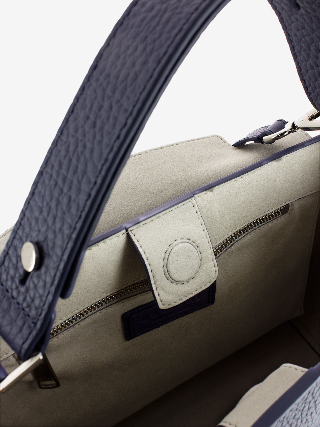 Borsa media in pelle martellata mirtillo