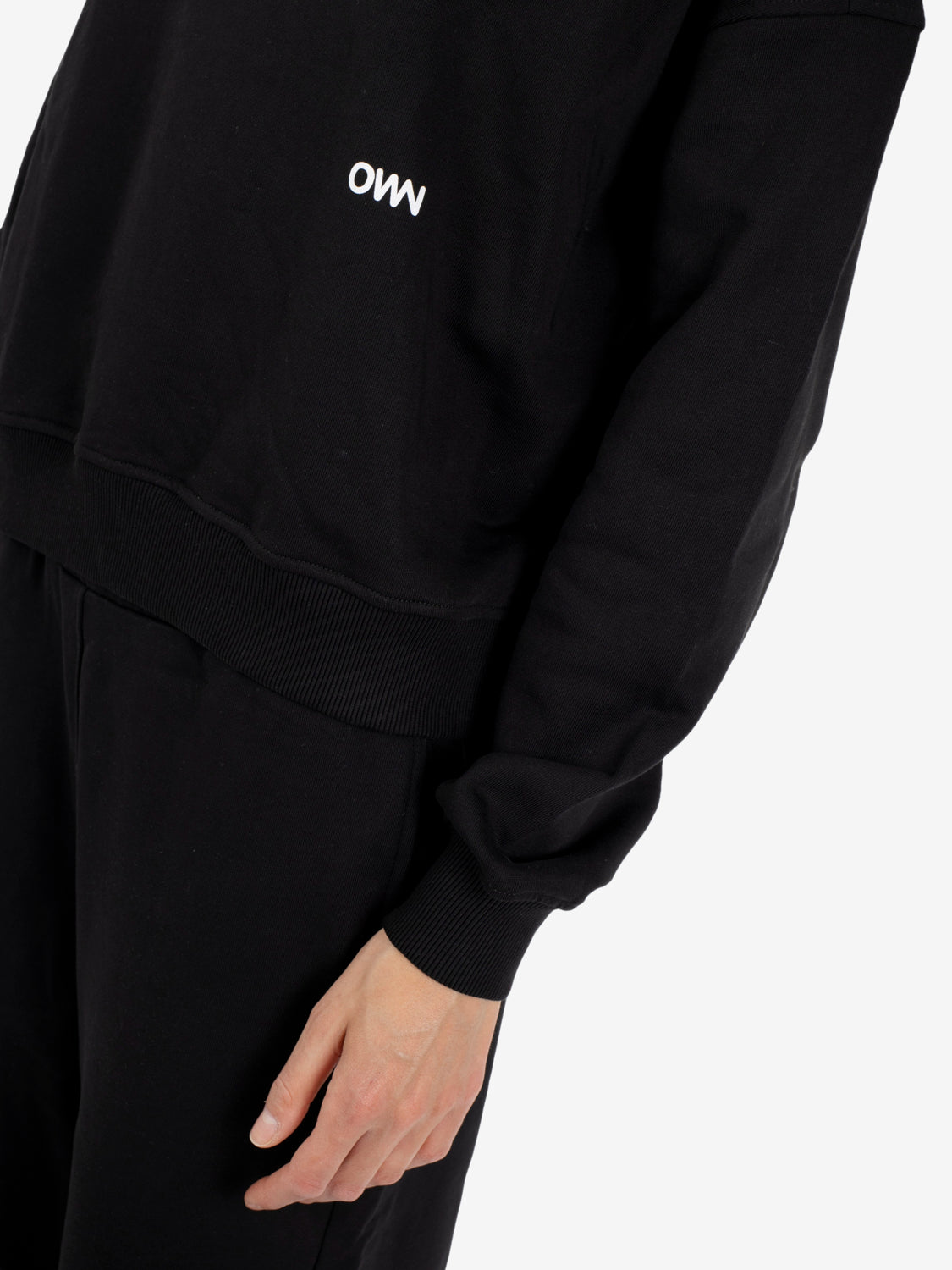 Loose fit black crew neck sweatshirt