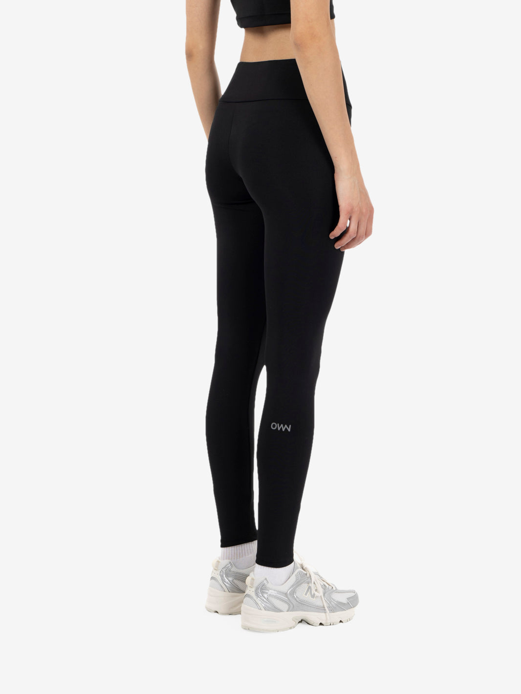 Black sports leggings